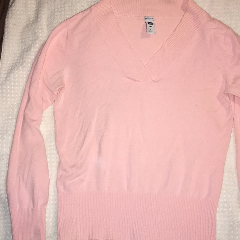 *BOGO ITEM * Gap- Baby pink Vneck sweater